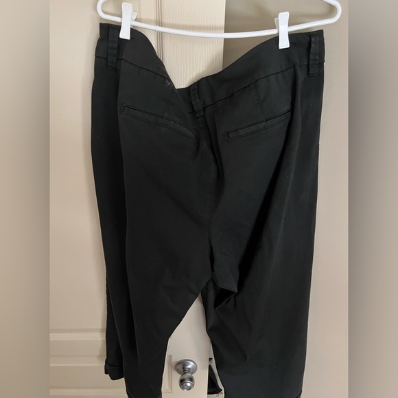 Melissa McCarthy black dress capris - Picture 3 of 3